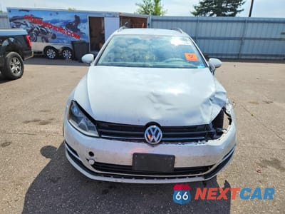 Piąte zdjęcie samochodu w środku: 2017 VOLKSWAGEN GOLF SPORTWAGEN S VIN:3VWA17AU8HM511019 - miniatura