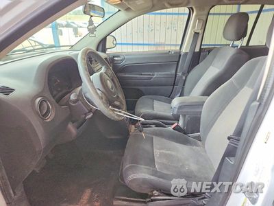 Zdjęcie 7 z 12 samochodu: 2014 JEEP COMPASS SPORT VIN:1C4NJDBB1ED828227 - miniatura