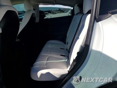 Zdjęcie 10 z 12 samochodu: 2023 TESLA MODEL Y VIN:7SAYGDEE6PF900409 - miniatura