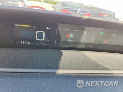 Zdjęcie 9 z 12 samochodu: 2017 TOYOTA PRIUS THREE VIN:JTDKARFU2H3035542 - miniatura