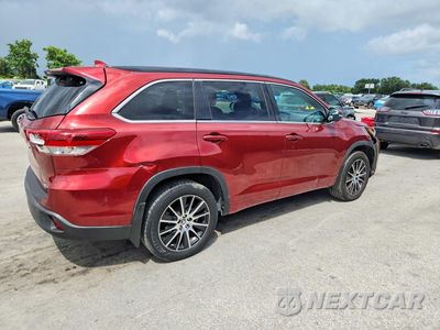 Trzecie zdjęcie samochodu z tyłu: 2018 TOYOTA HIGHLANDER SE VIN:5TDJZRFH0JS540765 - miniatura