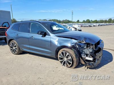 Czwarte zdjęcie samochodu z boku: 2025 VOLVO XC60 PLUS VIN:YV4M12RC9S1197185 - miniatura