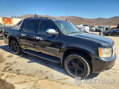 Czwarte zdjęcie samochodu z boku: 2008 CHEVROLET AVALANCHE K1500 VIN:3GNFK123X8G261135 - miniatura