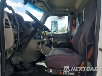 Zdjęcie 7 z 13 samochodu: 2018 PETERBILT 579 SEMI TRUCK VIN:1XPBA48X7JD477922 - miniatura