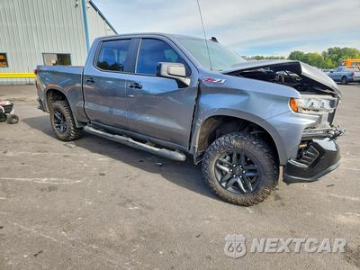 Czwarte zdjęcie samochodu z boku: 2021 CHEVROLET SILVERADO K1500 LT TRAIL BOSS VIN:1GCPYFED9MZ128776 - miniatura