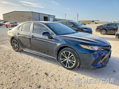 Czwarte zdjęcie samochodu z boku: 2018 TOYOTA CAMRY SE VIN:4T1B11HK8JU549128 - miniatura