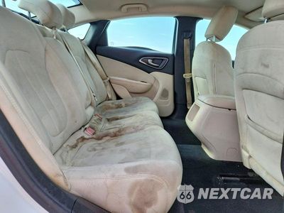 Zdjęcie 10 z 12 samochodu: 2015 CHRYSLER 200 LIMITED VIN:1C3CCCAB3FN652908 - miniatura