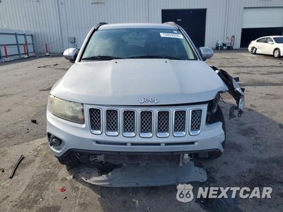 Piąte zdjęcie samochodu w środku: 2015 JEEP COMPASS LATITUDE VIN:1C4NJCEB8FD139017 - miniatura