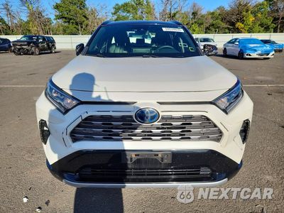 Piąte zdjęcie samochodu w środku: 2019 TOYOTA RAV4 XSE VIN:JTMEWRFV8KD517845 - miniatura