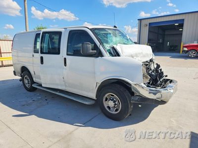 Czwarte zdjęcie samochodu z boku: 2023 CHEVROLET EXPRESS G2500 DELIVERY VAN VIN:1GCWGAFP8P1214531 - miniatura