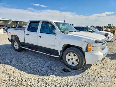 Czwarte zdjęcie samochodu z boku: 2011 CHEVROLET SILVERADO K1500 LT VIN:3GCPKSE29BG283379 - miniatura