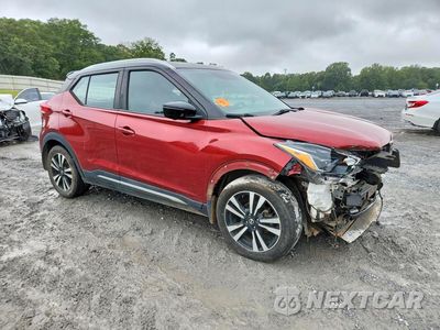 Czwarte zdjęcie samochodu z boku: 2018 NISSAN KICKS SR VIN:3N1CP5CU4JL532606 - miniatura