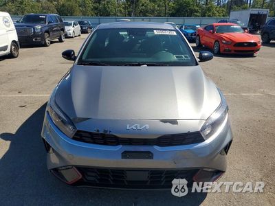 Piąte zdjęcie samochodu w środku: 2024 KIA FORTE GT LINE VIN:3KPF54AD7RE830838 - miniatura