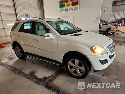 Czwarte zdjęcie samochodu z boku: 2011 MERCEDES-BENZ ML 350 4MATIC VIN:4JGBB8GBXBA719659 - miniatura