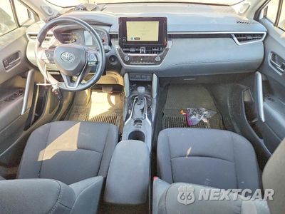 Zdjęcie 8 z 13 samochodu: 2024 TOYOTA COROLLA CROSS LE VIN:7MUBAABGXRV109684 - miniatura