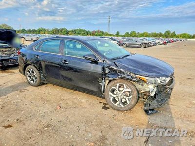 Czwarte zdjęcie samochodu z boku: 2021 KIA FORTE LXS VIN:3KPF24AD5ME336768 - miniatura