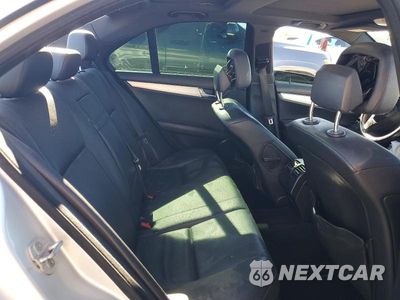 Zdjęcie 10 z 13 samochodu: 2010 MERCEDES-BENZ C 300 VIN:WDDGF5EB2AF379804 - miniatura
