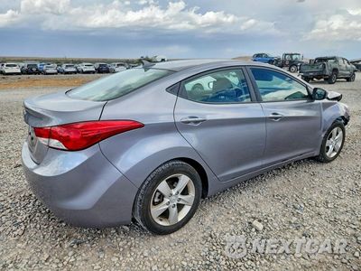 Trzecie zdjęcie samochodu z tyłu: 2013 HYUNDAI ELANTRA GLS VIN:KMHDH4AEXDU711260 - miniatura