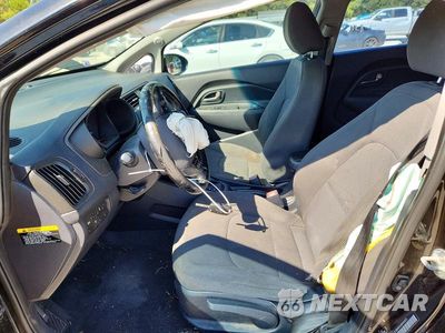 Zdjęcie 7 z 12 samochodu: 2014 KIA RIO EX VIN:KNADN5A3XE6340072 - miniatura