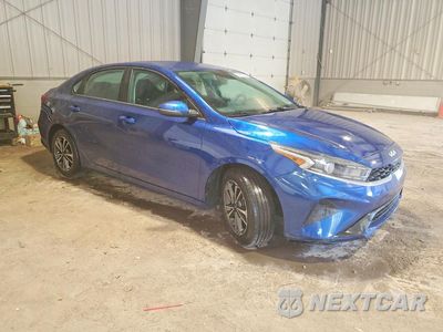 Czwarte zdjęcie samochodu z boku: 2024 KIA FORTE LXS VIN:3KPF24AD8RE821655 - miniatura