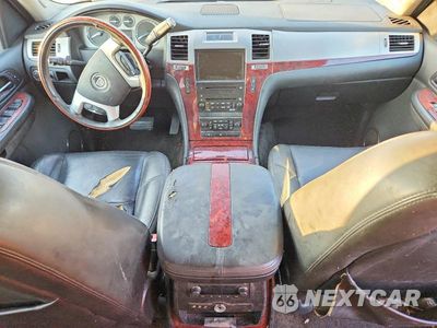 Zdjęcie 8 z 13 samochodu: 2009 CADILLAC ESCALADE VIN:1GYFK132X9R101976 - miniatura