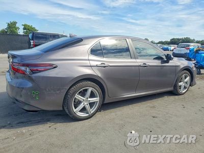 Trzecie zdjęcie samochodu z tyłu: 2021 TOYOTA CAMRY LE VIN:4T1C31AK1MU564650 - miniatura