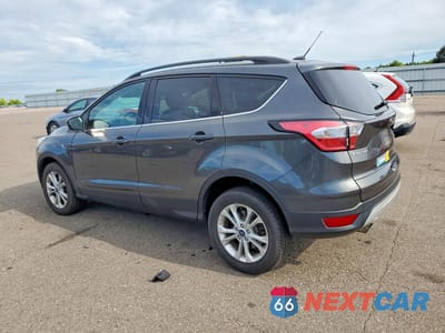Drugie zdjęcie samochodu z przodu: 2018 FORD ESCAPE SE VIN:1FMCU9GD4JUD29496 - miniatura