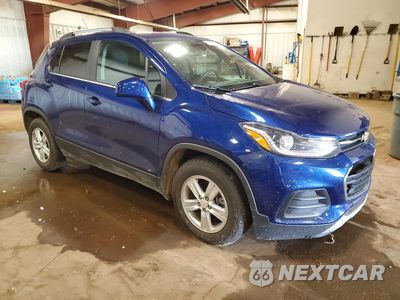Czwarte zdjęcie samochodu z boku: 2017 CHEVROLET TRAX 1LT VIN:3GNCJLSB8HL149000 - miniatura