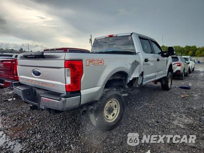 Trzecie zdjęcie samochodu z tyłu: 2019 FORD F250 SUPER DUTY VIN:1FT7W2BT7KEF65061 - miniatura