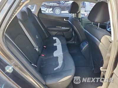 Zdjęcie 10 z 13 samochodu: 2019 KIA OPTIMA LX VIN:5XXGT4L30KG322951 - miniatura