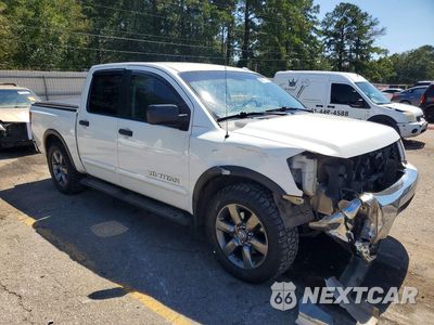 Czwarte zdjęcie samochodu z boku: 2015 NISSAN TITAN SV VIN:1N6BA0ED0FN513128 - miniatura