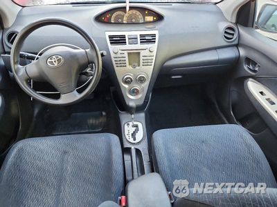 Zdjęcie 8 z 12 samochodu: 2008 TOYOTA YARIS BASE VIN:JTDBT903X81214322 - miniatura