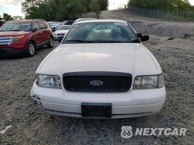 Piąte zdjęcie samochodu w środku: 2006 FORD CROWN VICTORIA POLICE INTERCEPTOR VIN:2FAFP71W06X100813 - miniatura