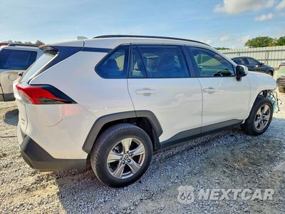 Trzecie zdjęcie samochodu z tyłu: 2023 TOYOTA RAV4 XLE VIN:JTMP1RFV1PD101831 - miniatura