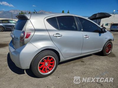 Trzecie zdjęcie samochodu z tyłu: 2014 TOYOTA PRIUS C TWO VIN:JTDKDTB36E1561388 - miniatura
