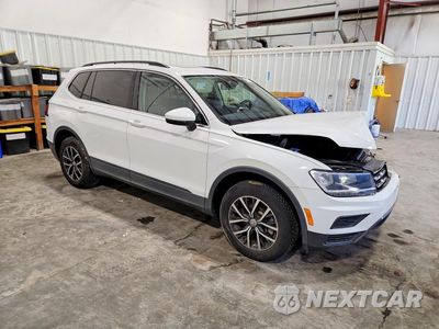 Czwarte zdjęcie samochodu z boku: 2019 VOLKSWAGEN TIGUAN SE VIN:3VV2B7AX4KM184965 - miniatura