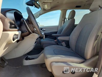 Zdjęcie 7 z 13 samochodu: 2017 CHRYSLER PACIFICA TOURING VIN:2C4RC1DG0HR565796 - miniatura