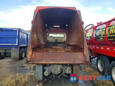 Zdjęcie 6 z 13 samochodu: 2014 FREIGHTLINER BUSINESS CLASS M2 REFUSE TRUCK VIN:1FVHCYCY5EHFU9106 - miniatura