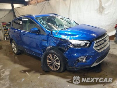Czwarte zdjęcie samochodu z boku: 2018 FORD ESCAPE SE VIN:1FMCU0GD6JUA17868 - miniatura