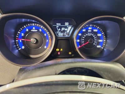 Zdjęcie 9 z 12 samochodu: 2015 HYUNDAI ELANTRA SE VIN:5NPDH4AE5FH592051 - miniatura