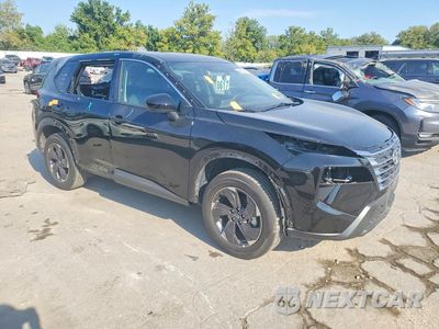 Czwarte zdjęcie samochodu z boku: 2026 NISSAN ROGUE SV VIN:5N1BT3BA1TC677337 - miniatura