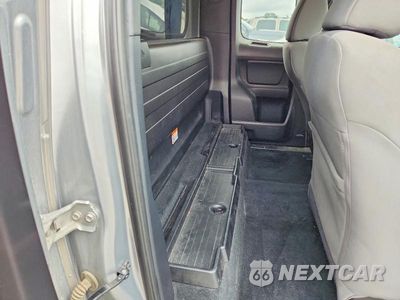 Zdjęcie 10 z 12 samochodu: 2019 TOYOTA TACOMA SR VIN:5TFSX5EN1KX064967 - miniatura