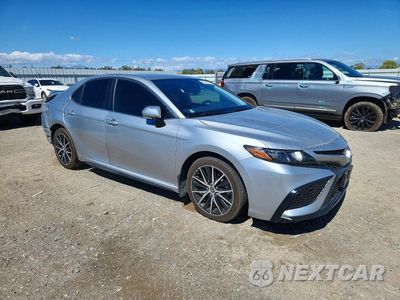 Czwarte zdjęcie samochodu z boku: 2021 TOYOTA CAMRY SE VIN:4T1T11AK1MU582409 - miniatura