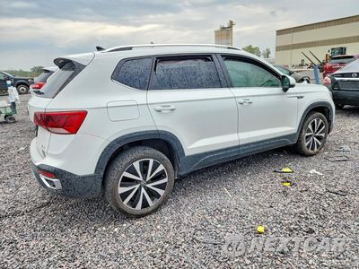 Trzecie zdjęcie samochodu z tyłu: 2022 VOLKSWAGEN TAOS SE VIN:3VVRX7B2XNM037184 - miniatura