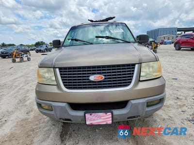 Piąte zdjęcie samochodu w środku: 2003 FORD EXPEDITION XLT VIN:1FMRU15W23LA96890 - miniatura