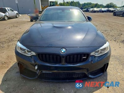 Piąte zdjęcie samochodu w środku: 2015 BMW M4 VIN:WBS3R9C5XFK335285 - miniatura