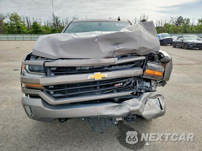 Piąte zdjęcie samochodu w środku: 2017 CHEVROLET SILVERADO K1500 LT VIN:1GCVKREC1HZ160287 - miniatura