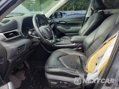 Zdjęcie 7 z 13 samochodu: 2021 TOYOTA HIGHLANDER XLE VIN:5TDHZRBHXMS093404 - miniatura