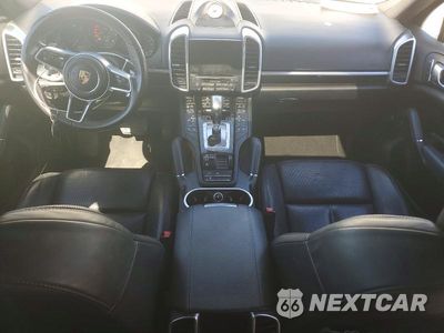 Zdjęcie 8 z 13 samochodu: 2017 PORSCHE CAYENNE VIN:WP1AA2A24HKA82424 - miniatura