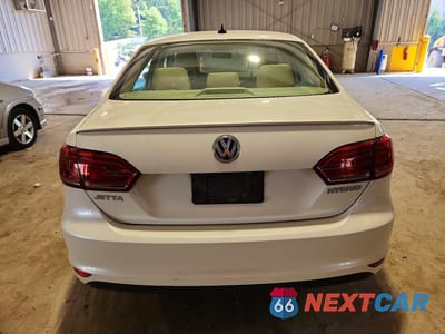 Zdjęcie 6 z 12 samochodu: 2013 VOLKSWAGEN JETTA HYBRID VIN:3VW637AJXDM284156 - miniatura